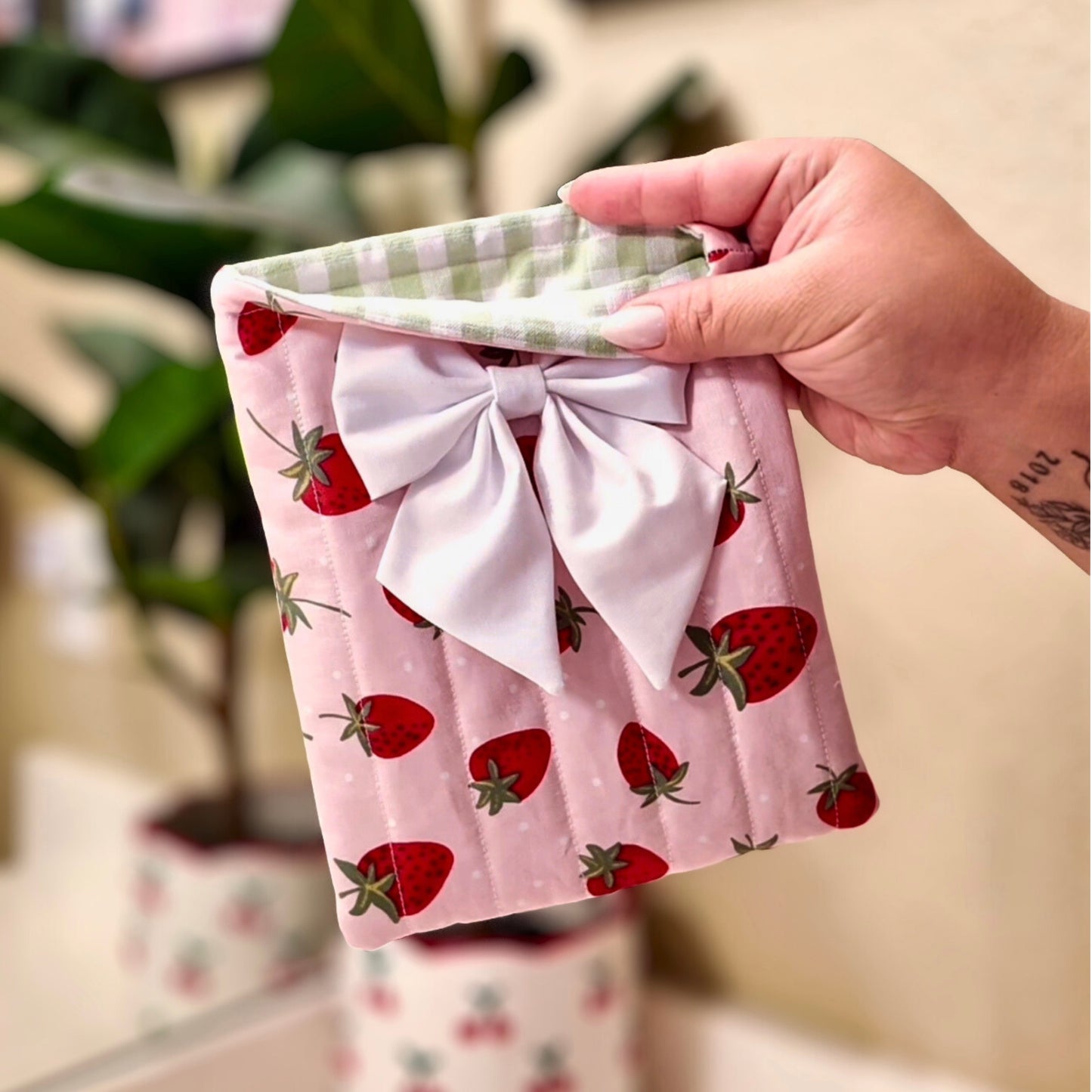 Berry Sweet Kindle Sleeve w/Bow